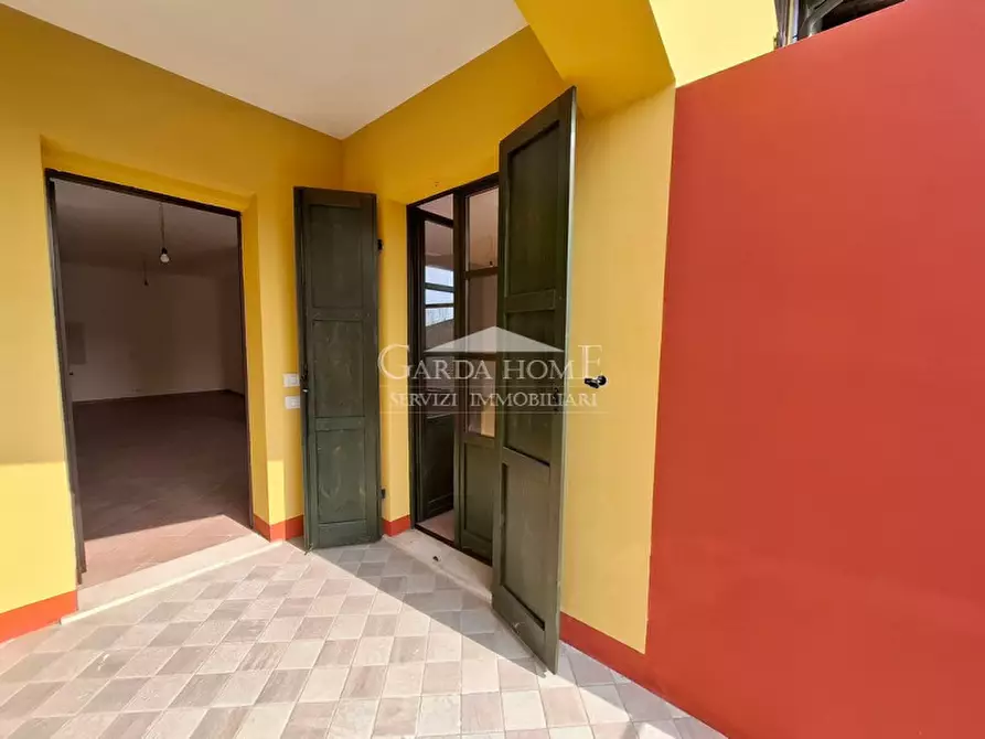 Immagine 21 di Appartamento in vendita  in Via Vaccarolo a Desenzano Del Garda