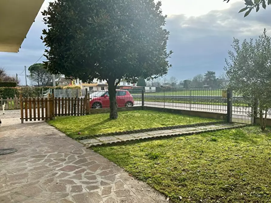 Immagine 1 di Casa bifamiliare in vendita  in Via Sottomarina a Abano Terme