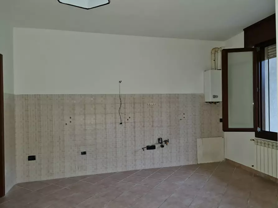 Immagine 2 di Appartamento in vendita  a Lendinara