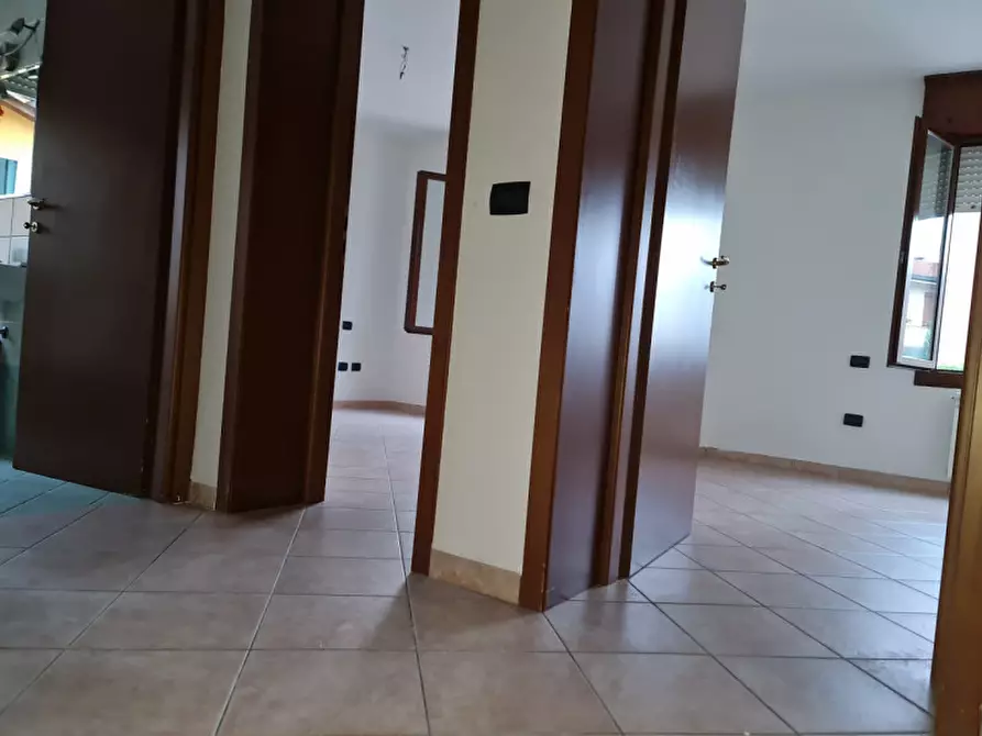 Immagine 3 di Appartamento in vendita  a Lendinara