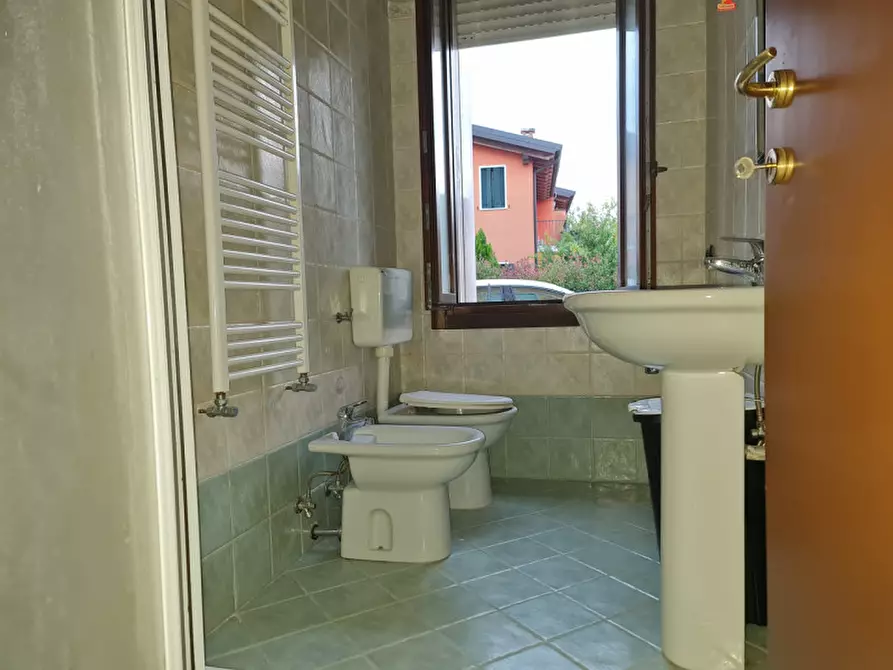 Immagine 10 di Appartamento in vendita  a Lendinara