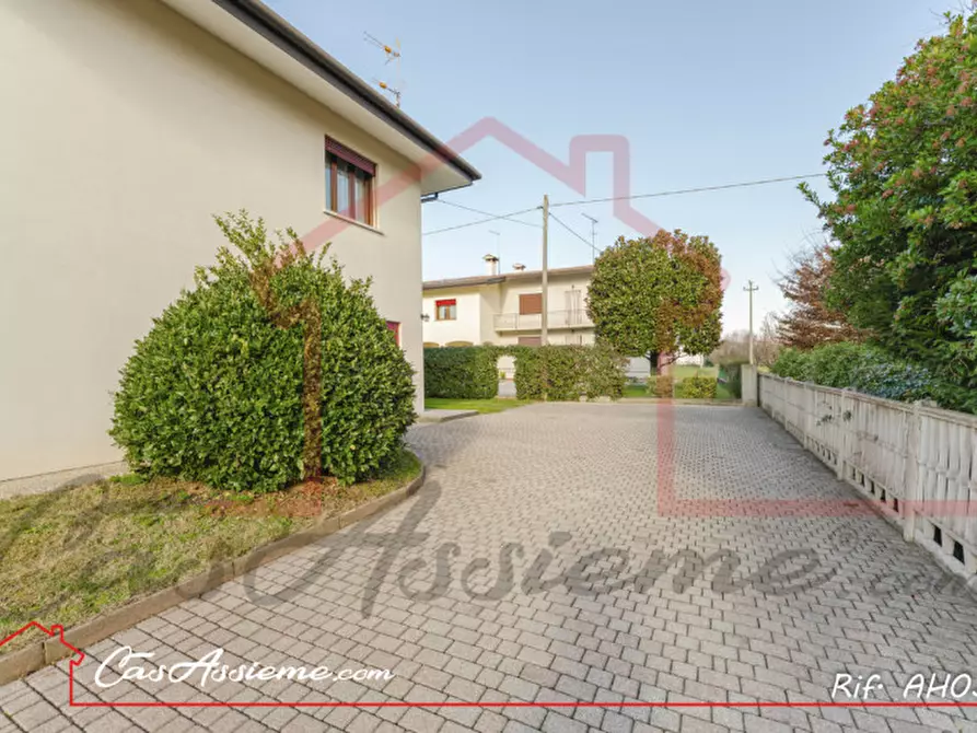 Immagine 48 di Casa indipendente in vendita  a Giavera Del Montello