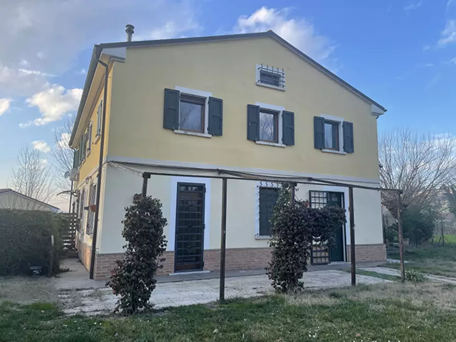 Immagine 1 di Casa trifamiliare in vendita  a Ancona