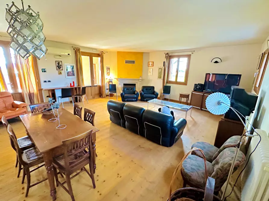 Immagine 1 di Casa indipendente in vendita  in Via Ca' Dolfin a Rosà