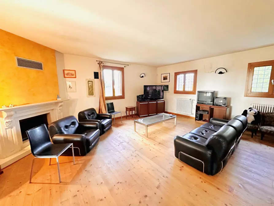 Immagine 2 di Casa indipendente in vendita  in Via Ca' Dolfin a Rosà