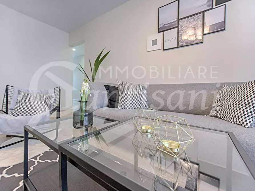 Immagine 19 di Appartamento in vendita  in Lungarno Francesco Ferrucci a Firenze