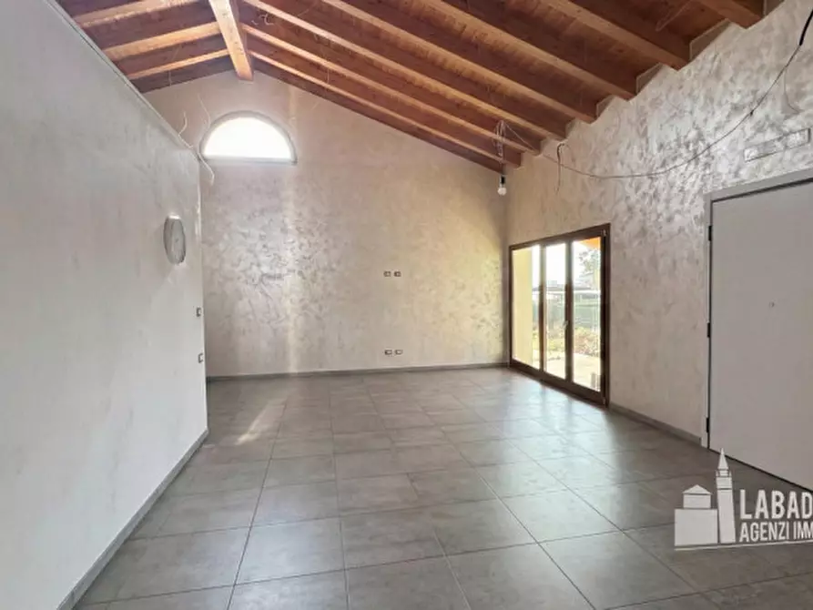 Immagine 1 di Villa in vendita  in Via Arzaron 9 a Lendinara