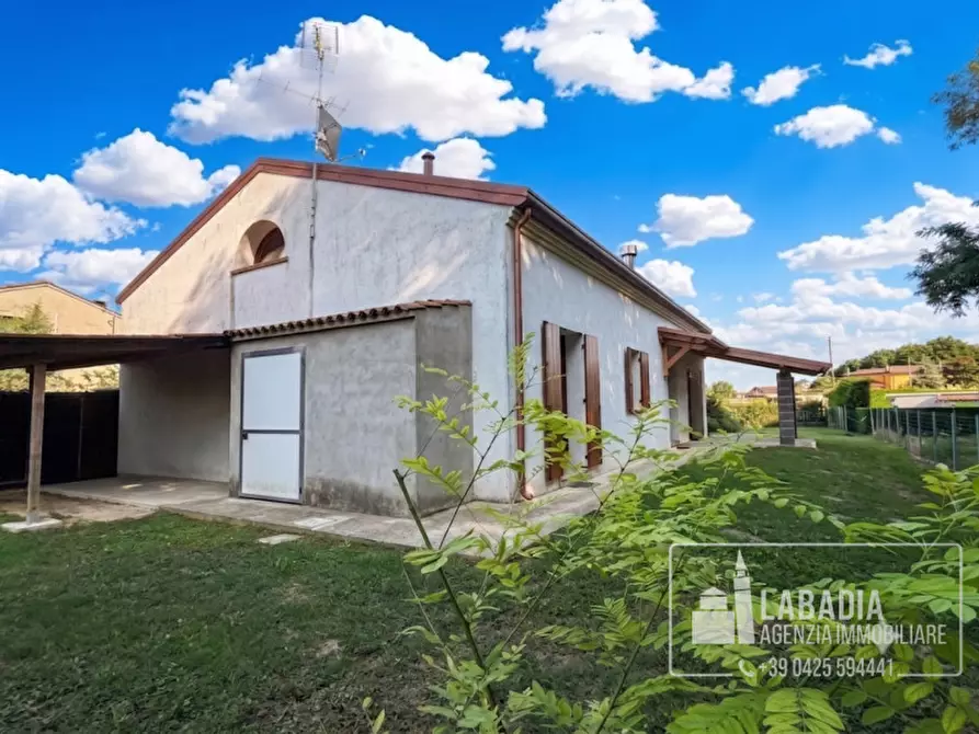 Immagine 3 di Villa in vendita  a Lendinara