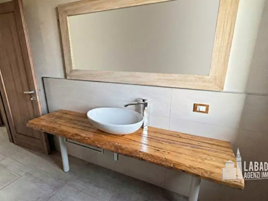 Immagine 18 di Villa in vendita  in Via Arzaron 9 a Lendinara