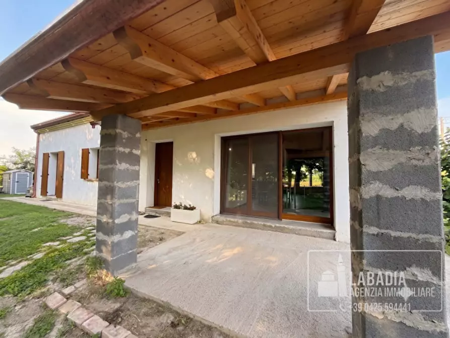 Immagine 23 di Villa in vendita  a Lendinara