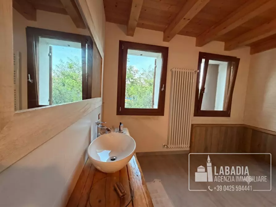 Immagine 32 di Villa in vendita  a Lendinara