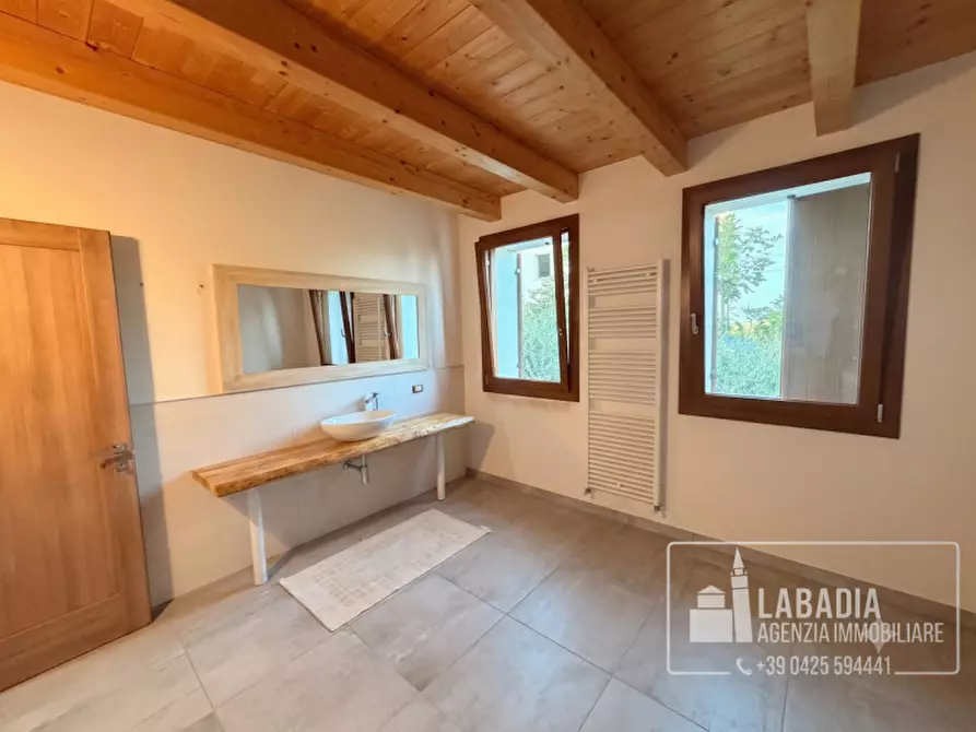 Immagine 34 di Villa in vendita  a Lendinara