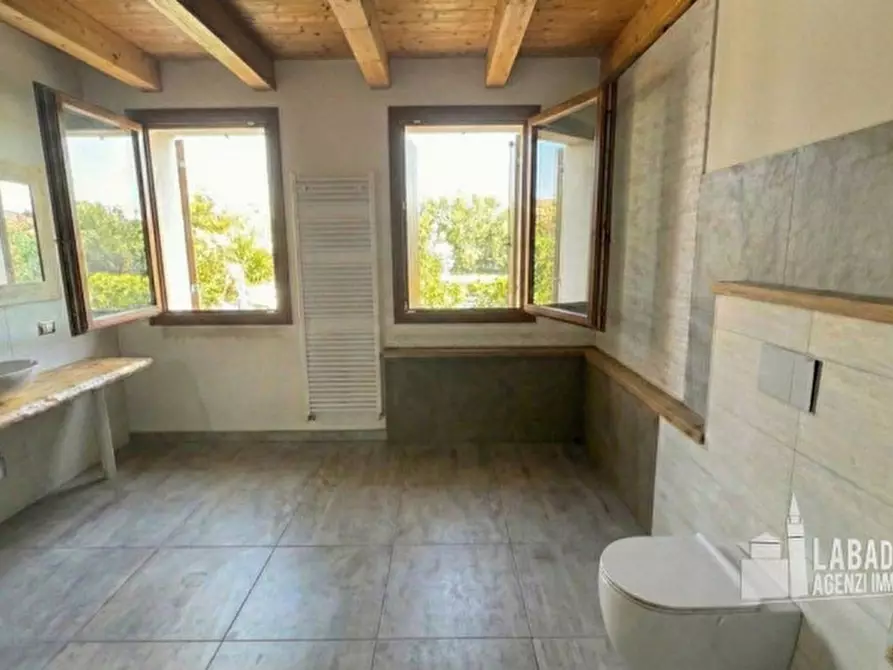 Immagine 36 di Villa in vendita  in Via Arzaron 9 a Lendinara
