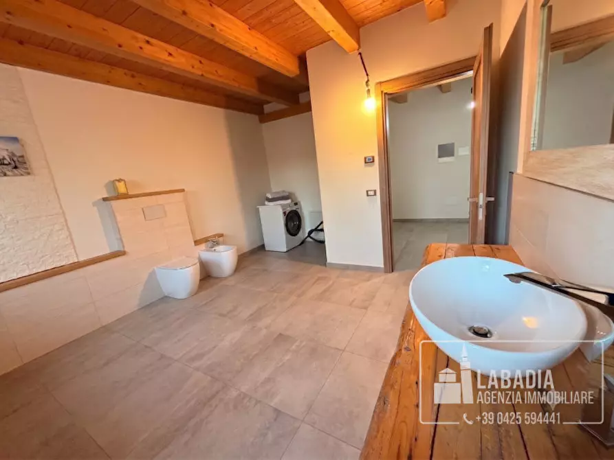 Immagine 36 di Villa in vendita  a Lendinara