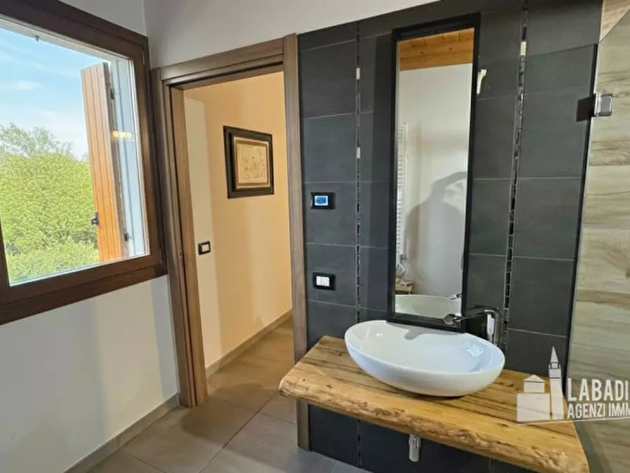 Immagine 42 di Villa in vendita  in Via Arzaron 9 a Lendinara