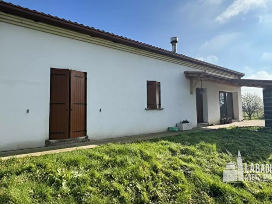Immagine 43 di Villa in vendita  in Via Arzaron 9 a Lendinara