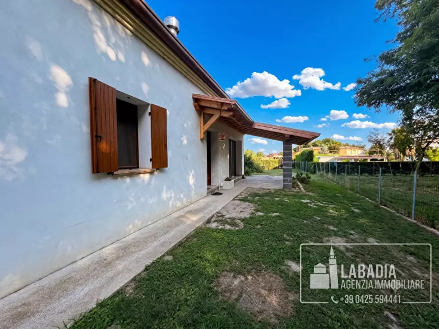 Immagine 47 di Villa in vendita  a Lendinara