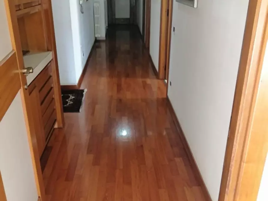 Immagine 1 di Villa in vendita  in Via Enrico Menghini a Nepi