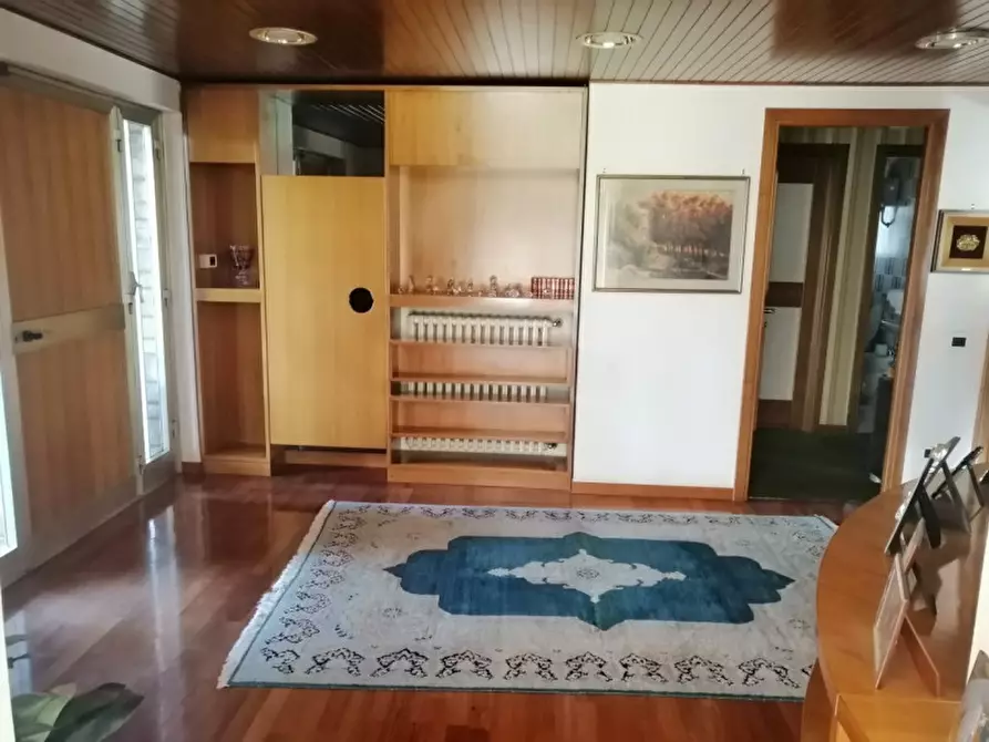 Immagine 9 di Villa in vendita  in Via Enrico Menghini a Nepi