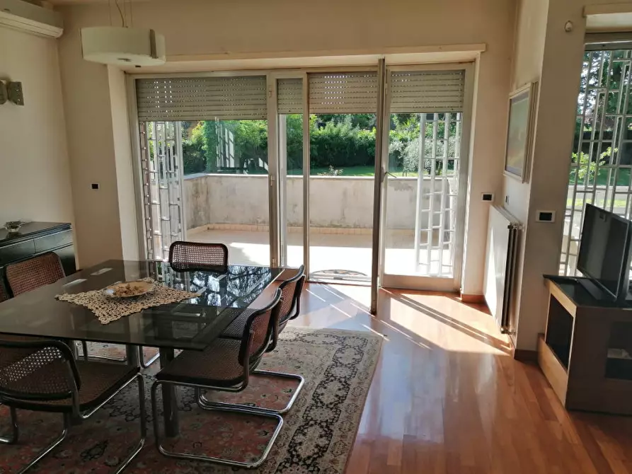 Immagine 14 di Villa in vendita  in Via Enrico Menghini a Nepi