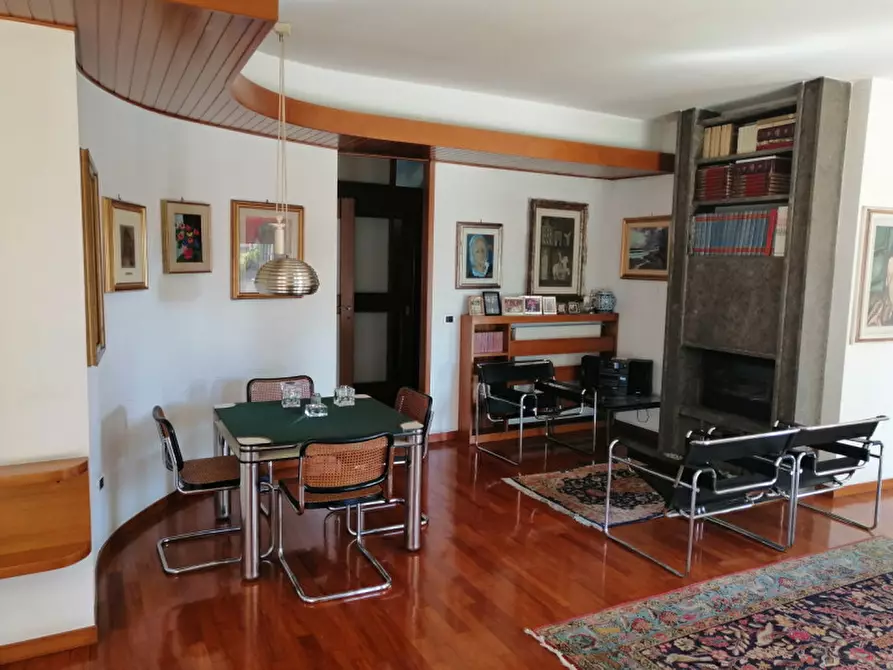 Immagine 19 di Villa in vendita  in Via Enrico Menghini a Nepi