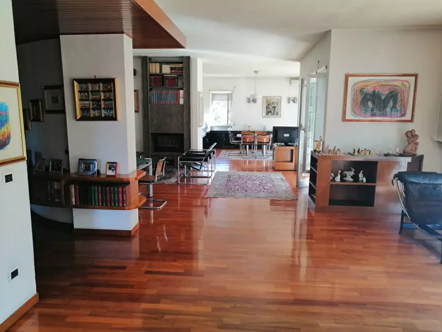 Immagine 20 di Villa in vendita  in Via Enrico Menghini a Nepi