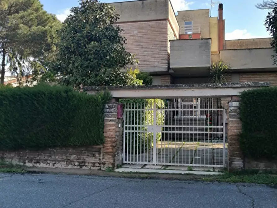 Immagine 22 di Villa in vendita  in Via Enrico Menghini a Nepi