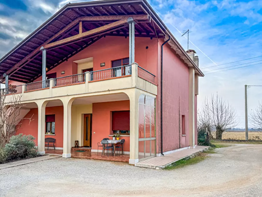 Immagine 2 di Casa indipendente in vendita  in Via Friuli a Paese