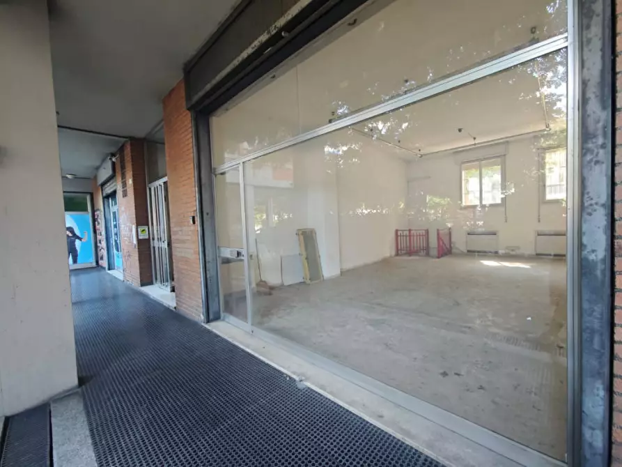 Immagine 2 di Negozio in vendita  in Piazza di Porta San Felice a Bologna