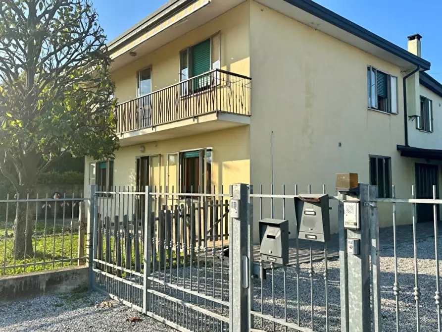 Immagine 3 di Appartamento in vendita  in Via sottomarina a Abano Terme