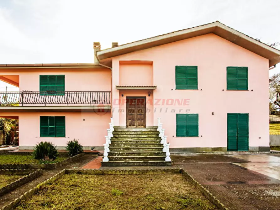 Immagine 1 di Villa in vendita  in via di capodimonte a Fiano Romano