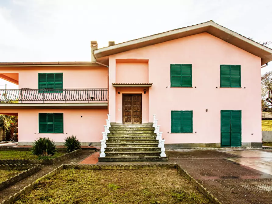 Immagine 3 di Villa in vendita  in via di capodimonte a Fiano Romano