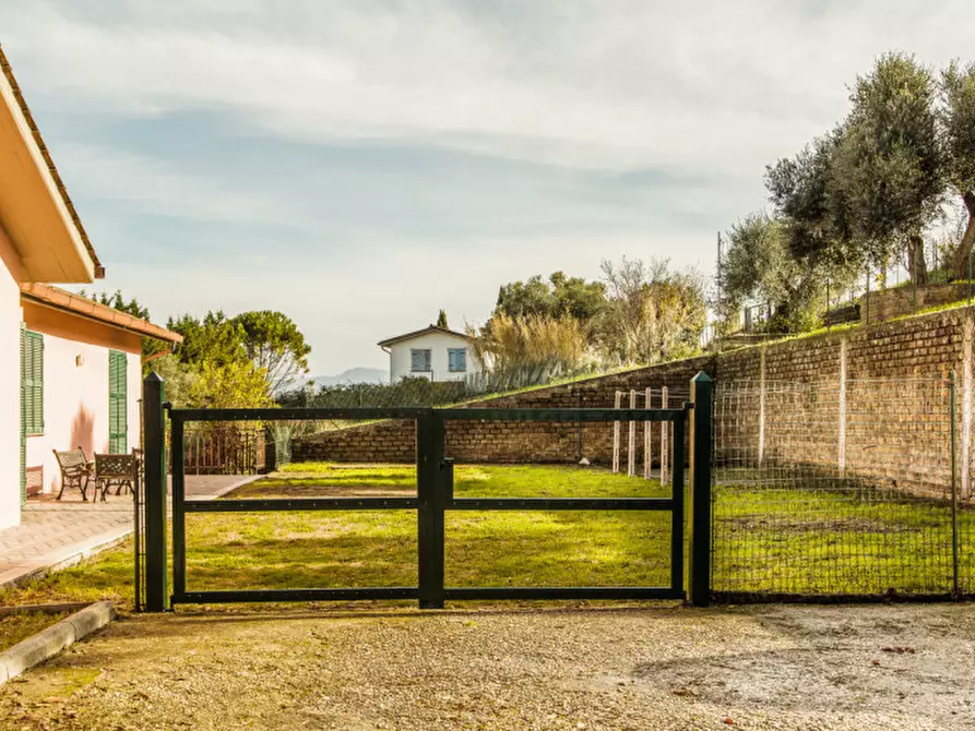 Immagine 10 di Villa in vendita  in via di capodimonte a Fiano Romano
