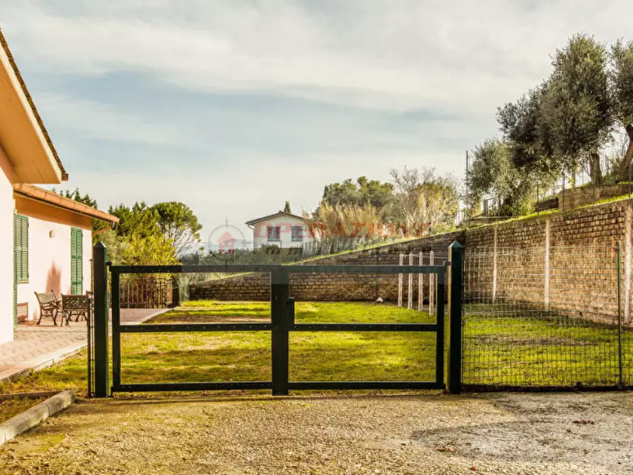 Immagine 11 di Villa in vendita  in via di capodimonte a Fiano Romano