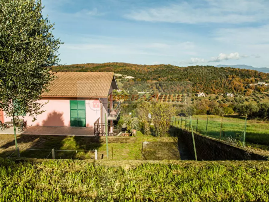 Immagine 15 di Villa in vendita  in via di capodimonte a Fiano Romano