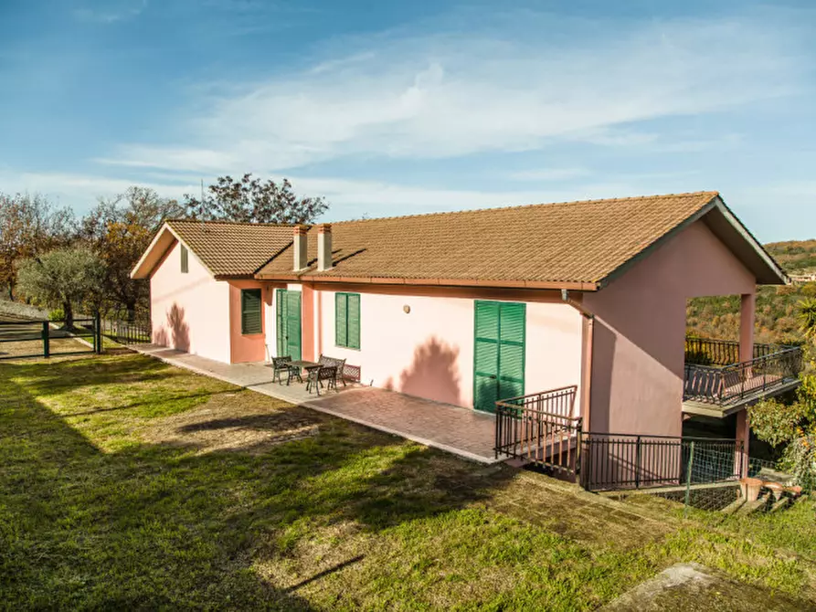 Immagine 16 di Villa in vendita  in via di capodimonte a Fiano Romano