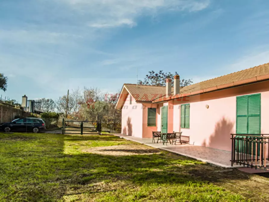 Immagine 21 di Villa in vendita  in via di capodimonte a Fiano Romano