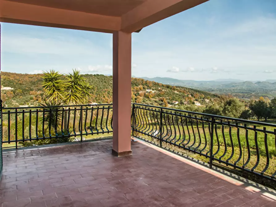 Immagine 25 di Villa in vendita  in via di capodimonte a Fiano Romano