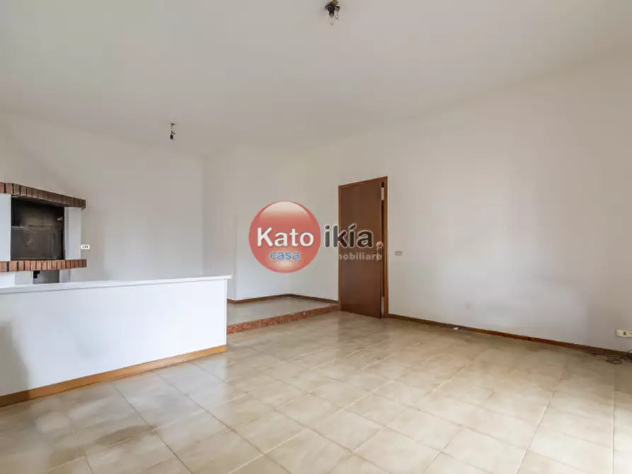 Immagine 2 di Appartamento in vendita  in Via Bassano a Creazzo