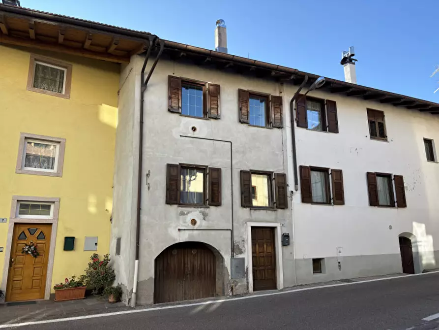 Immagine 1 di Casa bifamiliare in vendita  a Giovo