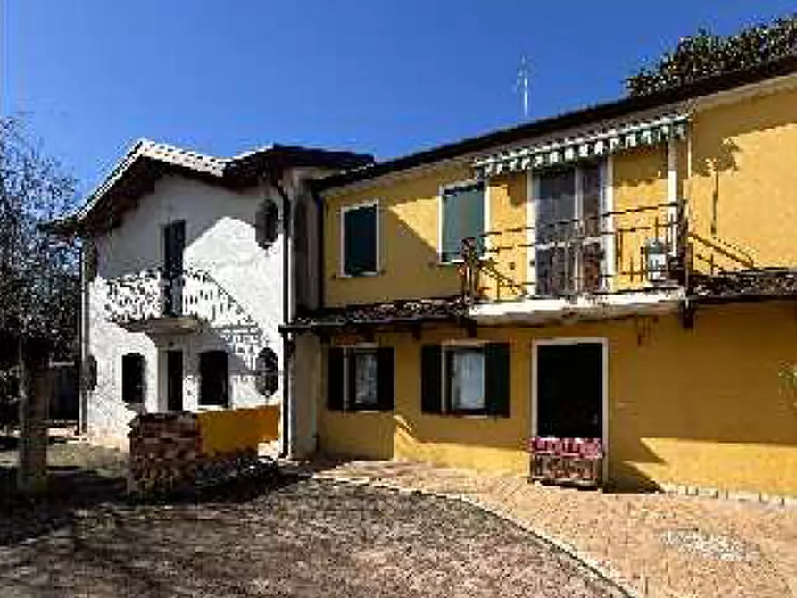 Immagine 2 di Casa bifamiliare in vendita  in Via Roma, 40 a Fossalta Di Piave