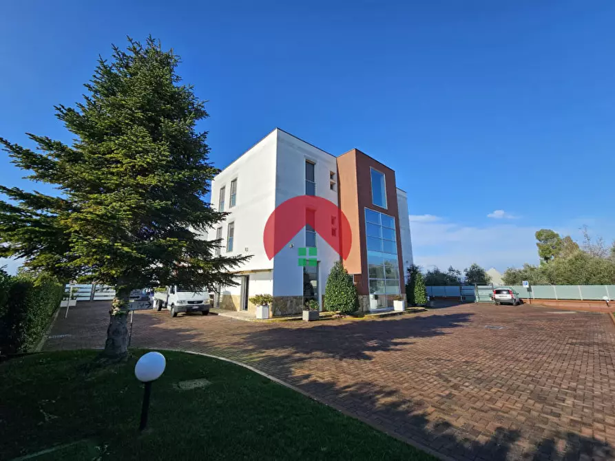 Immagine 5 di Capannone industriale in vendita  a Matera