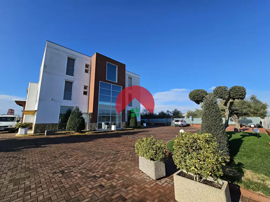 Immagine 6 di Capannone industriale in vendita  a Matera