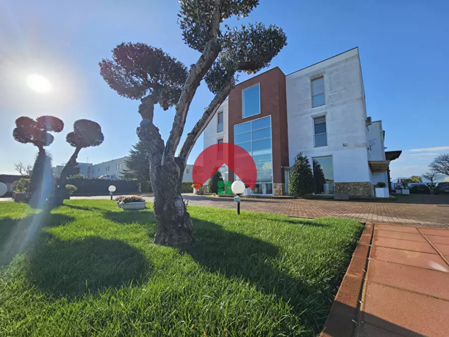 Immagine 10 di Capannone industriale in vendita  a Matera