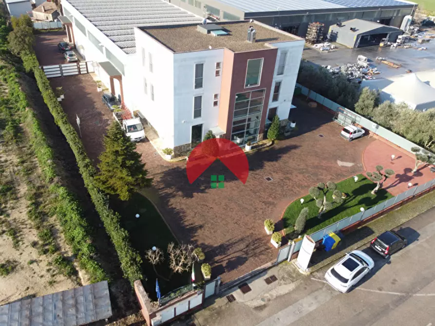 Immagine 22 di Capannone industriale in vendita  a Matera