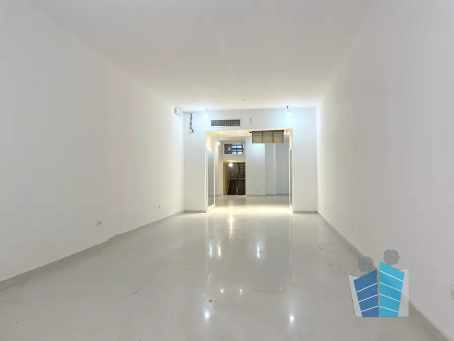 Immagine 10 di Negozio in affitto  in via Vittorio Emanuele II a Lecce