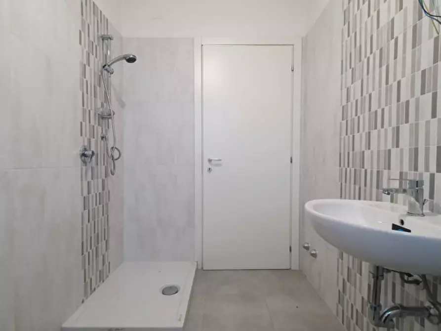 Immagine 8 di Villetta a schiera in vendita  in VIA ZAVATTA a Mirandola