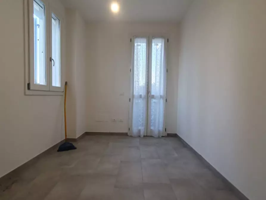 Immagine 9 di Villetta a schiera in vendita  in VIA ZAVATTA a Mirandola