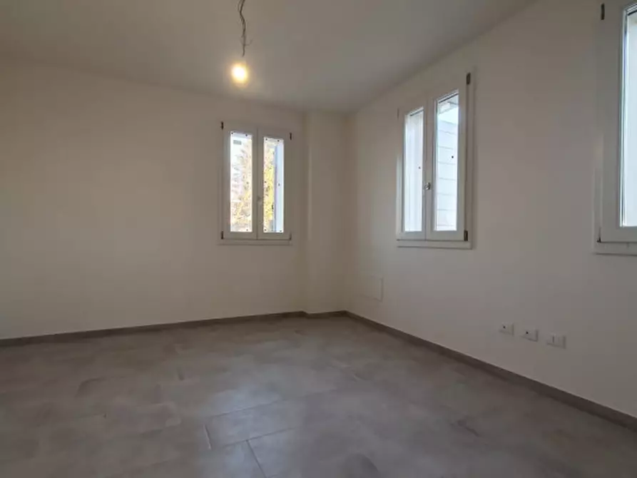 Immagine 18 di Villetta a schiera in vendita  in VIA ZAVATTA a Mirandola