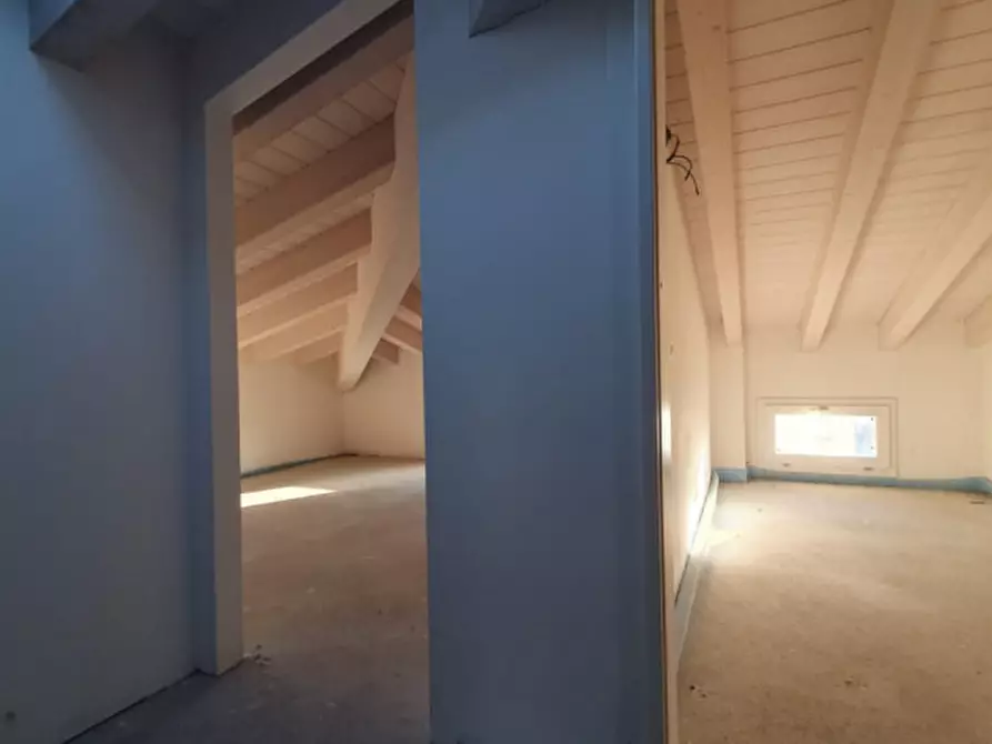 Immagine 26 di Villetta a schiera in vendita  in VIA ZAVATTA a Mirandola